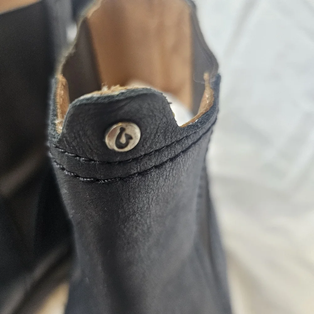 OluKai Men's Leather Makaloa Chukka Chelsea Black Boots 8.5 READ DESCR. Flaw‎